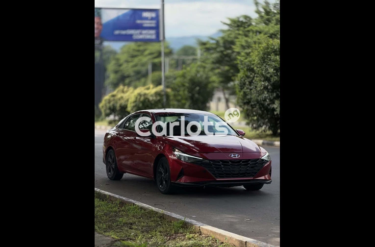 2022 Hyundai Elantra - 3/7