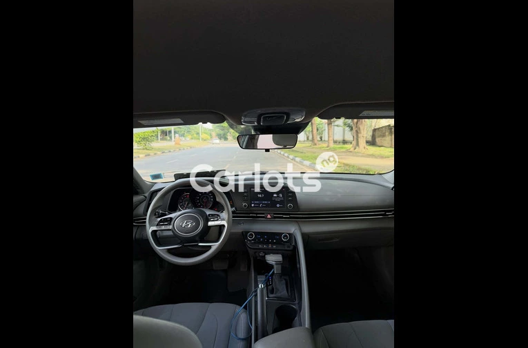 2022 Hyundai Elantra - 5/7