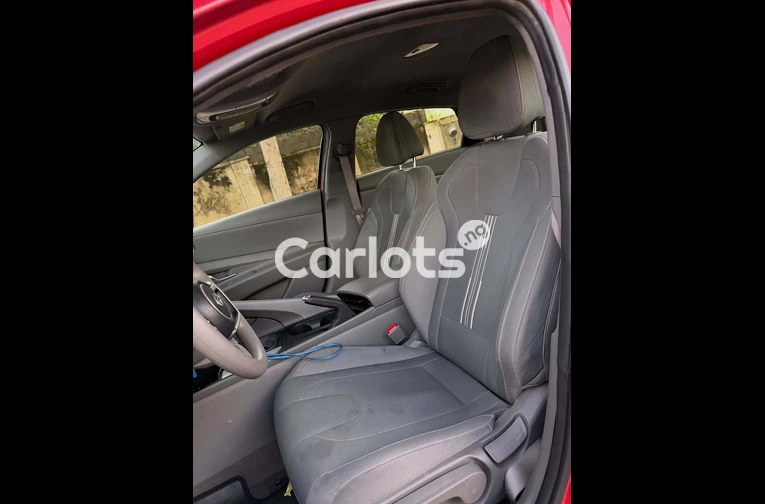 2022 Hyundai Elantra - 6/7