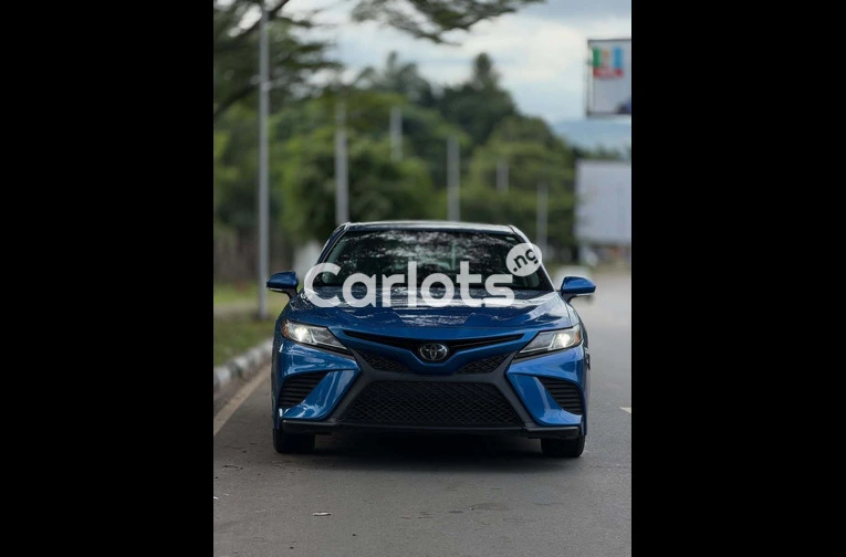 Foreign Used 2019 Toyota Camry SE - 2/7