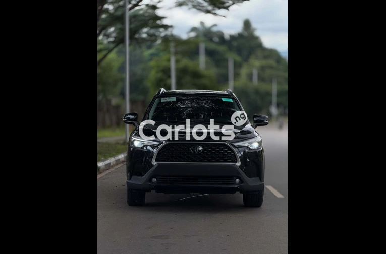 2023 Toyota Corolla Cross - 2/7