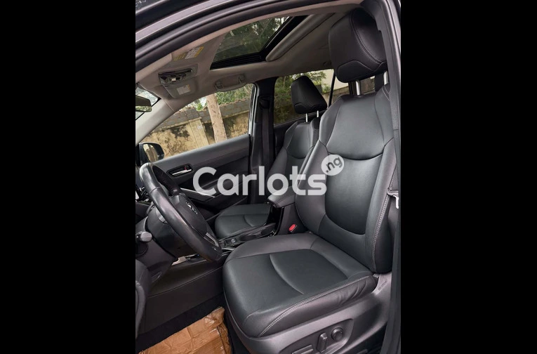 2023 Toyota Corolla Cross - 6/7