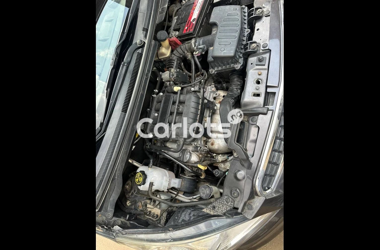 CLEAN 2013 CHEVROLET SPARK - 2/7