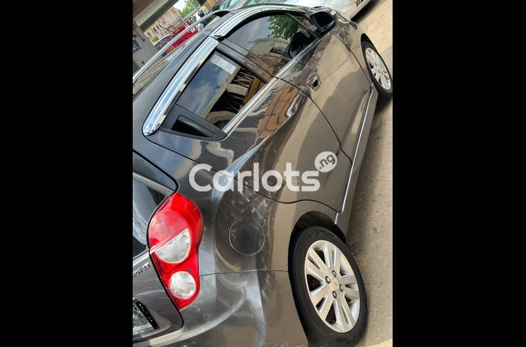 CLEAN 2013 CHEVROLET SPARK - 5/7