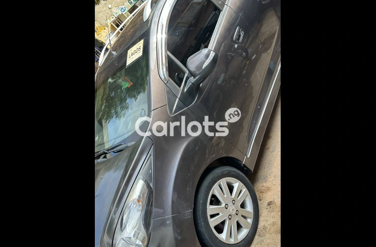 CLEAN 2013 CHEVROLET SPARK - 6/7