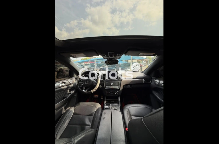 Clean 2017 Mercedes GLE 43 AMG - 2/6