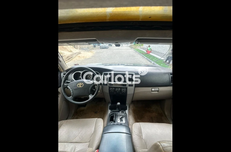 Clean Registered 2005 Toyota 4Runner V6 - 2/5