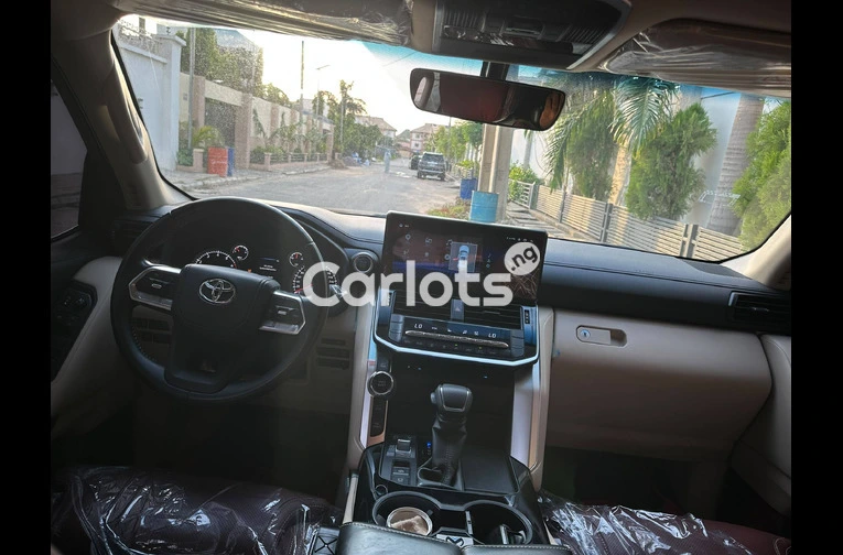 2022 TOYOTA LAND CRUISER VXR - 3/7