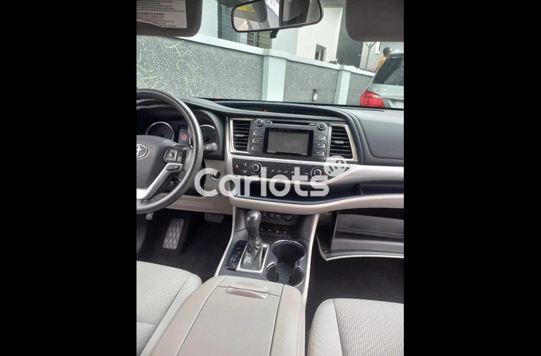 Foreign Used 2020 Toyota Highlander AWD - 3/7