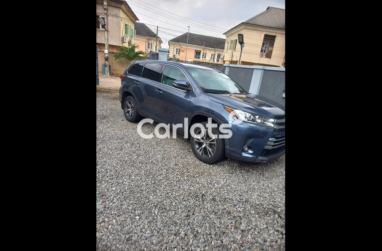 Foreign Used 2020 Toyota Highlander AWD for sale in Lagos, Lagos - photo 6 of 7