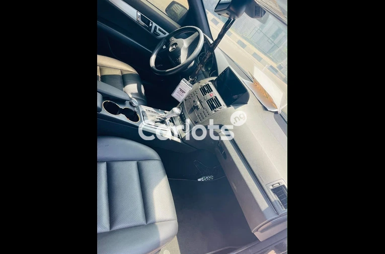 Unregistered 2010 Mercedes Benz C300 - 2/7