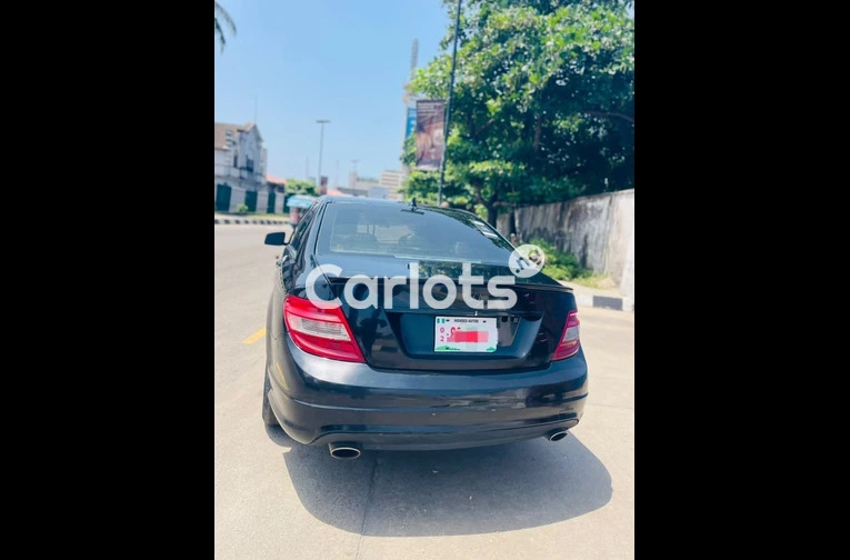 Unregistered 2010 Mercedes Benz C300 for sale in Lagos - thumbnail 7