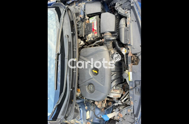 HYUNDAI ELANTRA GT 2014 - 2/7
