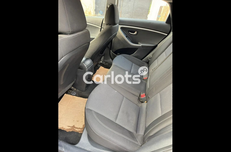 HYUNDAI ELANTRA GT 2014 - 5/7