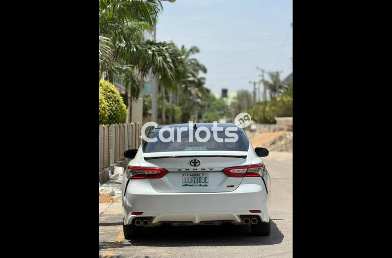 CLEAN 2020 TOYOTA CAMRY XSE - 7/7