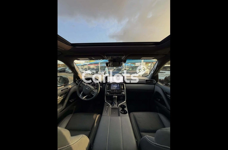 Brand New Lexus LX600 2023 - 4/7