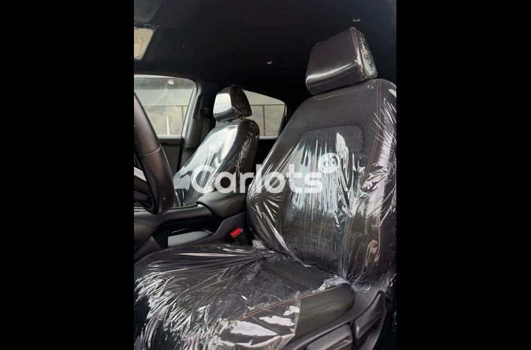 Foreign Used Honda HR-V 2023 - 3/7