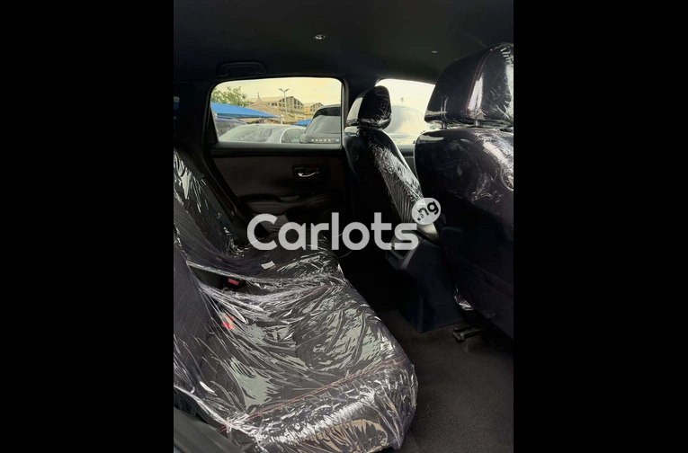 Foreign Used Honda HR-V 2023 - 6/7