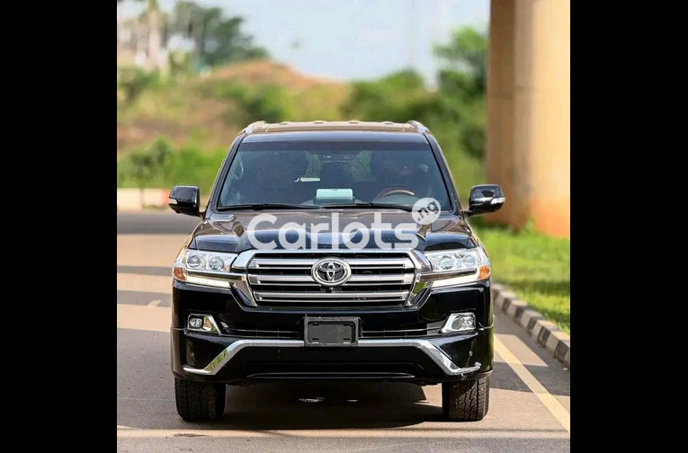 2018 TOYOTA LAND CRUISER VXR V8
