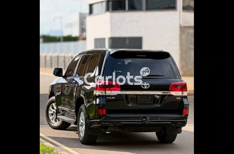 2018 TOYOTA LAND CRUISER VXR V8 - 3/7