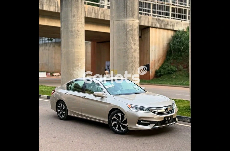 FOREIGN USED 2016 HONDA ACCORD EX-L - 3/7