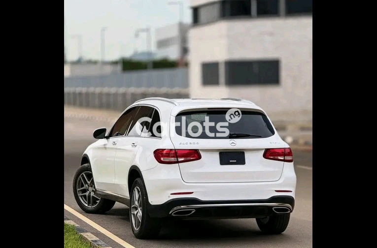 FOREIGN USED MERCEDES BENZ GLC 300 - 2/7