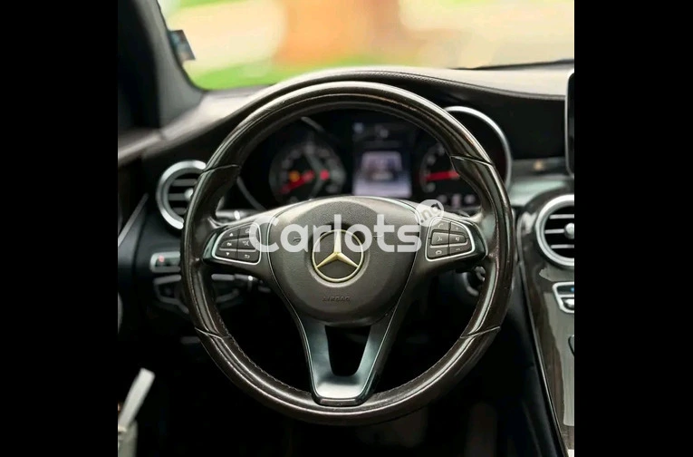 FOREIGN USED MERCEDES BENZ GLC 300 - 6/7