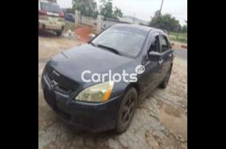 2005 Honda Accord - 1/4