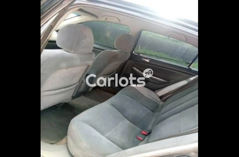 2005 Honda Accord - 2/4