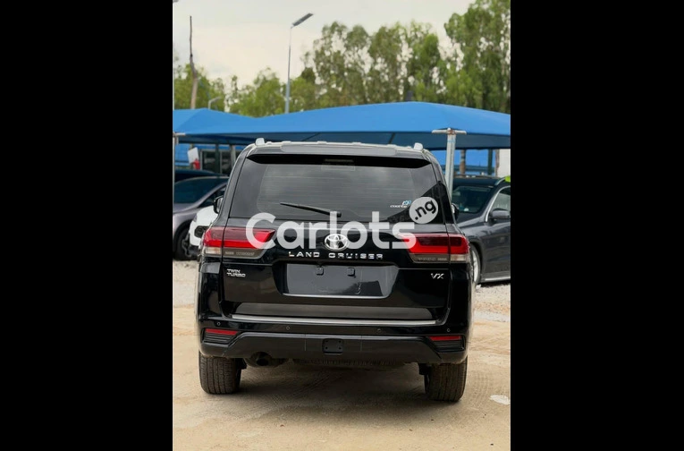 2023 TOYOTA LAND CRUISER VX - 5/5