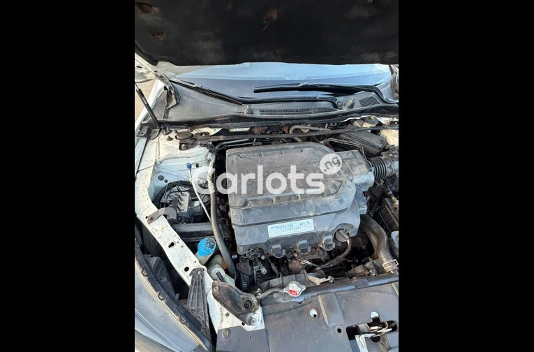 CLEAN 2013 HONDA ACCORD EXL - 2/7
