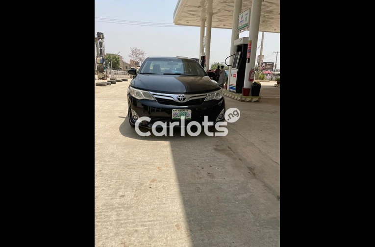 Clean Nigeria used Toyota Camry 2013 LE for sale in Abuja, FCT - thumbnail 2