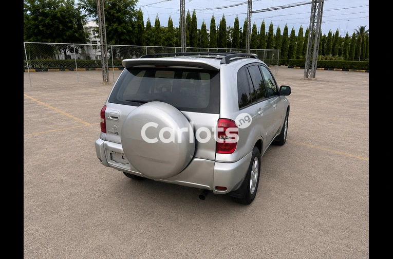 Clean standard 2005 Toyota Rav4 for sale in Isolo, Lagos - thumbnail 3