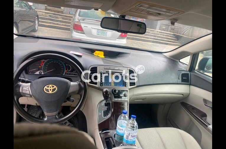 Pure First Body 2010 Toyota VENZA AWD V6 for sale in Surulere, Lagos - photo 2 of 7