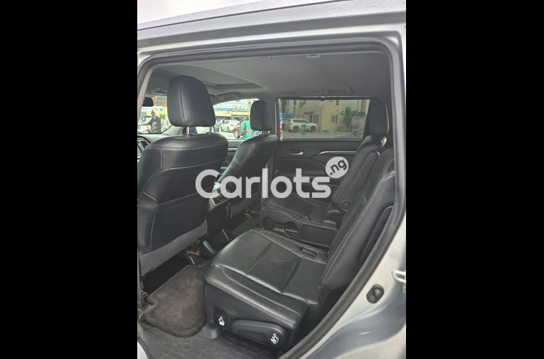 Foreign Used 2015 Toyota Highlander Limited AWD V6 for sale in Lekki, Lagos - thumbnail 4