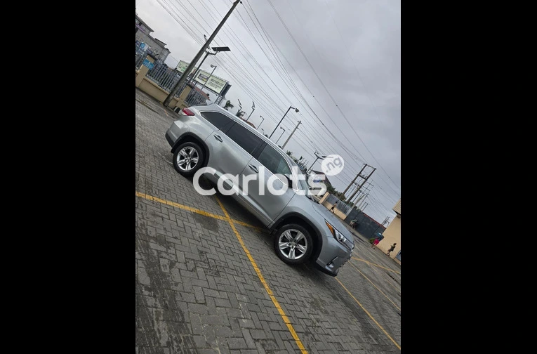 Foreign Used 2015 Toyota Highlander Limited AWD V6 for sale in Lekki, Lagos - photo 6 of 7