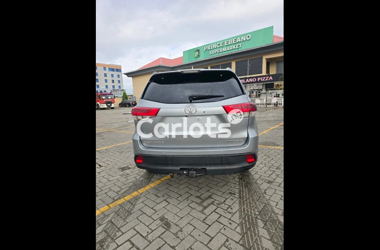 Foreign Used 2015 Toyota Highlander Limited AWD V6 for sale in Lekki, Lagos - photo 7 of 7