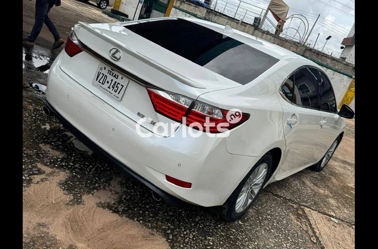 2016 Lexus ES350 - 7