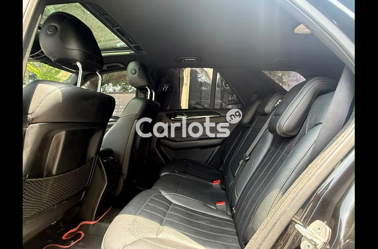 Neatly Used 2016 Mercedes Benz GLE350 4Matic Full Option for sale in Lekki, Lagos - thumbnail 4