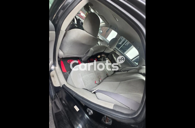 Clean Registered 2009 Toyota Corolla - 4/6