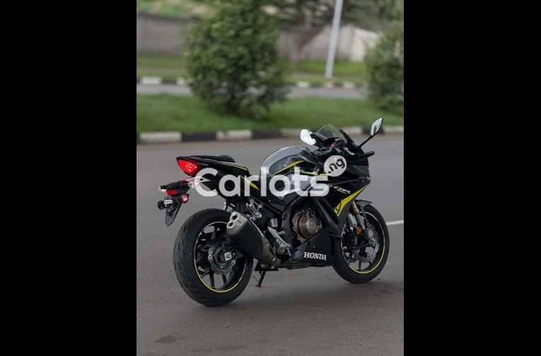 Foreign Used Honda CBR500R 2022 – Sporty & Powerful for sale in Asokoro, FCT - thumbnail 5