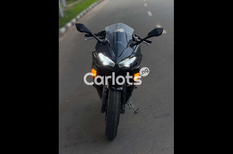 2021 Kawasaki Ninja 650 Foreign Used – Sport Bike for Sale in Asokoro, FCT - photo 3 of 7