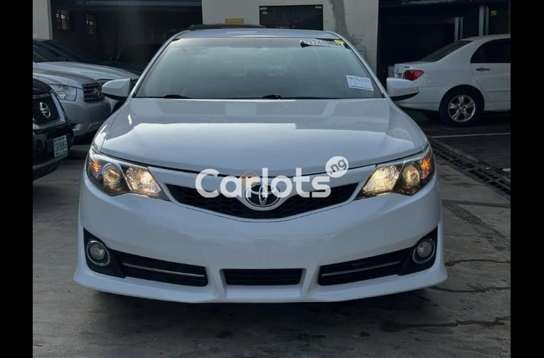 Super clean Toyota Camry xle for sale in Abuja, FCT - photo 1 of 7