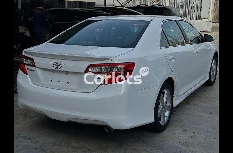 Super clean Toyota Camry xle for sale in Abuja, FCT - thumbnail 2