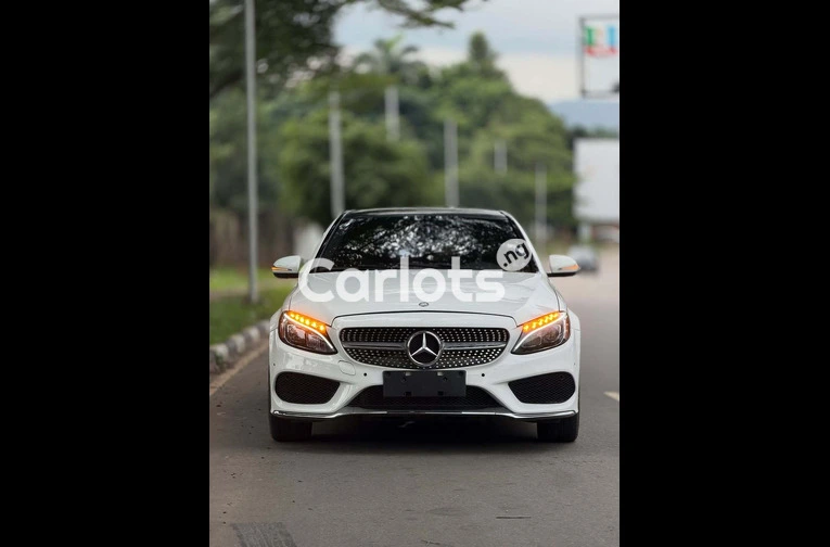 2016 Mercedes C300 Foreign Used – Luxury Sedan for Sale for sale in Asokoro, FCT - photo 2 of 7