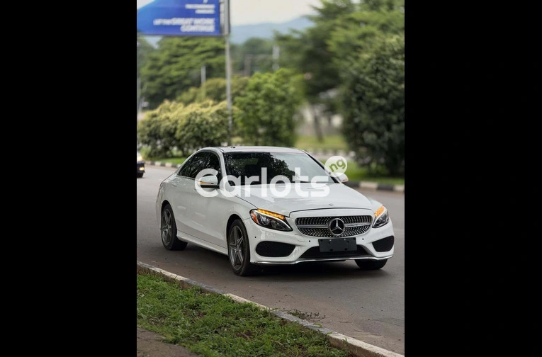 2016 Mercedes C300 Foreign Used – Luxury Sedan for Sale for sale in Asokoro, FCT - thumbnail 3