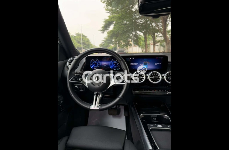 Foreign Used Mercedes EQB 250+ 2024 – Premium Electric SUV for sale in Asokoro, FCT - photo 4 of 7
