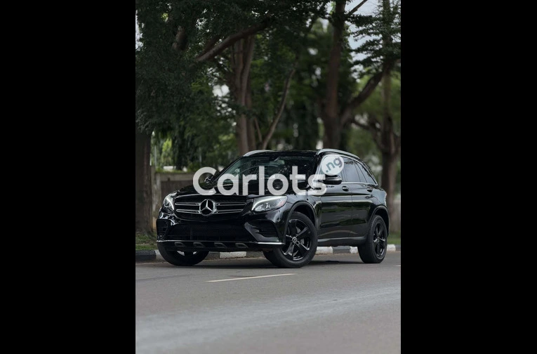 Clean 2018 Mercedes GLC300 – Foreign Used | Abuja for sale in Asokoro, FCT - photo 1 of 7