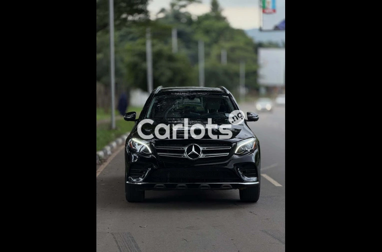 Clean 2018 Mercedes GLC300 – Foreign Used | Abuja for sale in Asokoro, FCT - photo 2 of 7