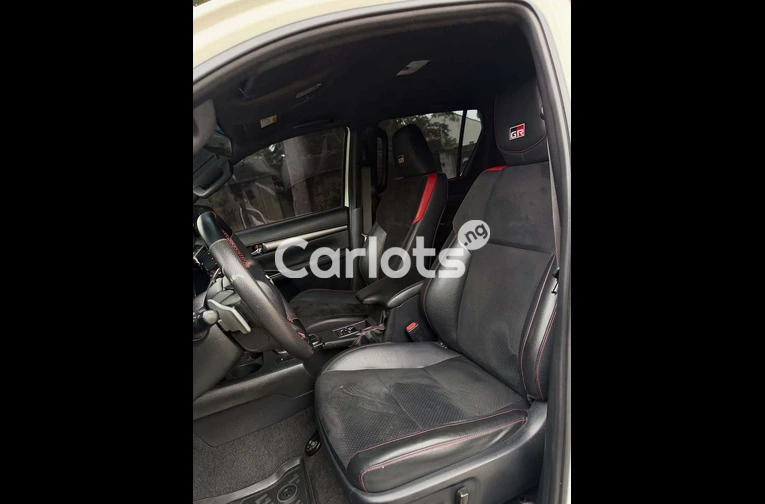 Toyota Hilux GR 2022 Foreign Used – Ready to Drive for sale in Asokoro, FCT - photo 6 of 7